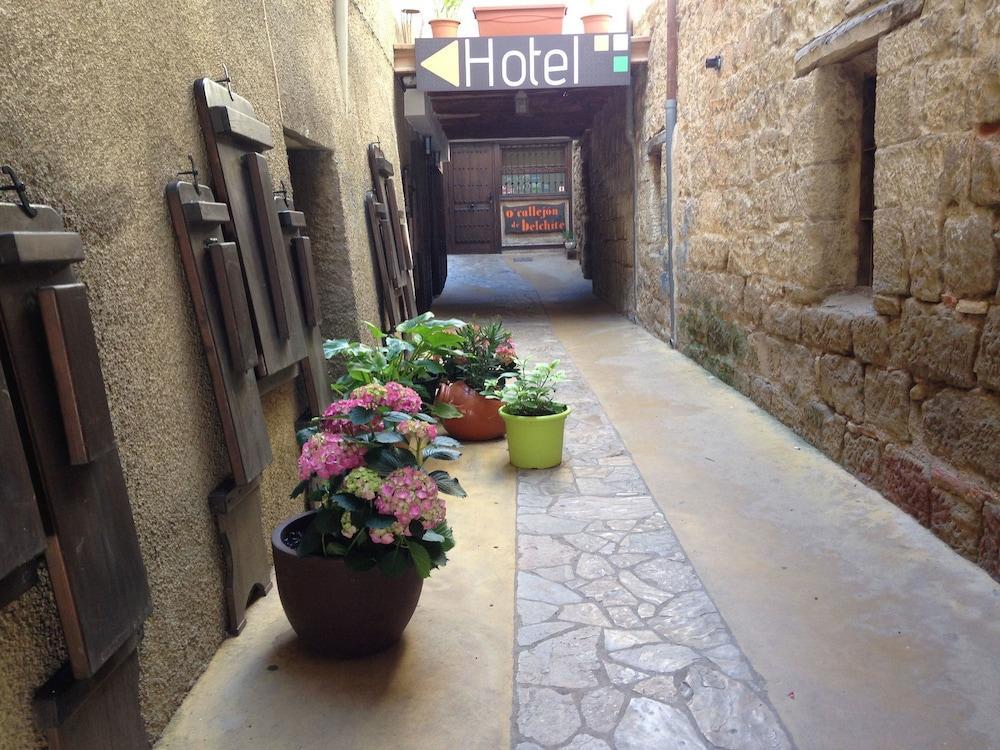 Hotel Asador O Callejón De Belchite Ayerbe Buitenkant foto